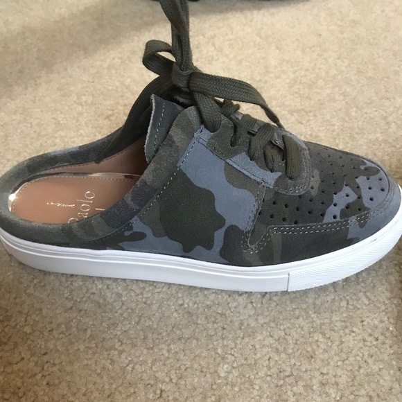 Linea Paolo Kacy Perforated Slide Sneakers - Picture 3 of 3